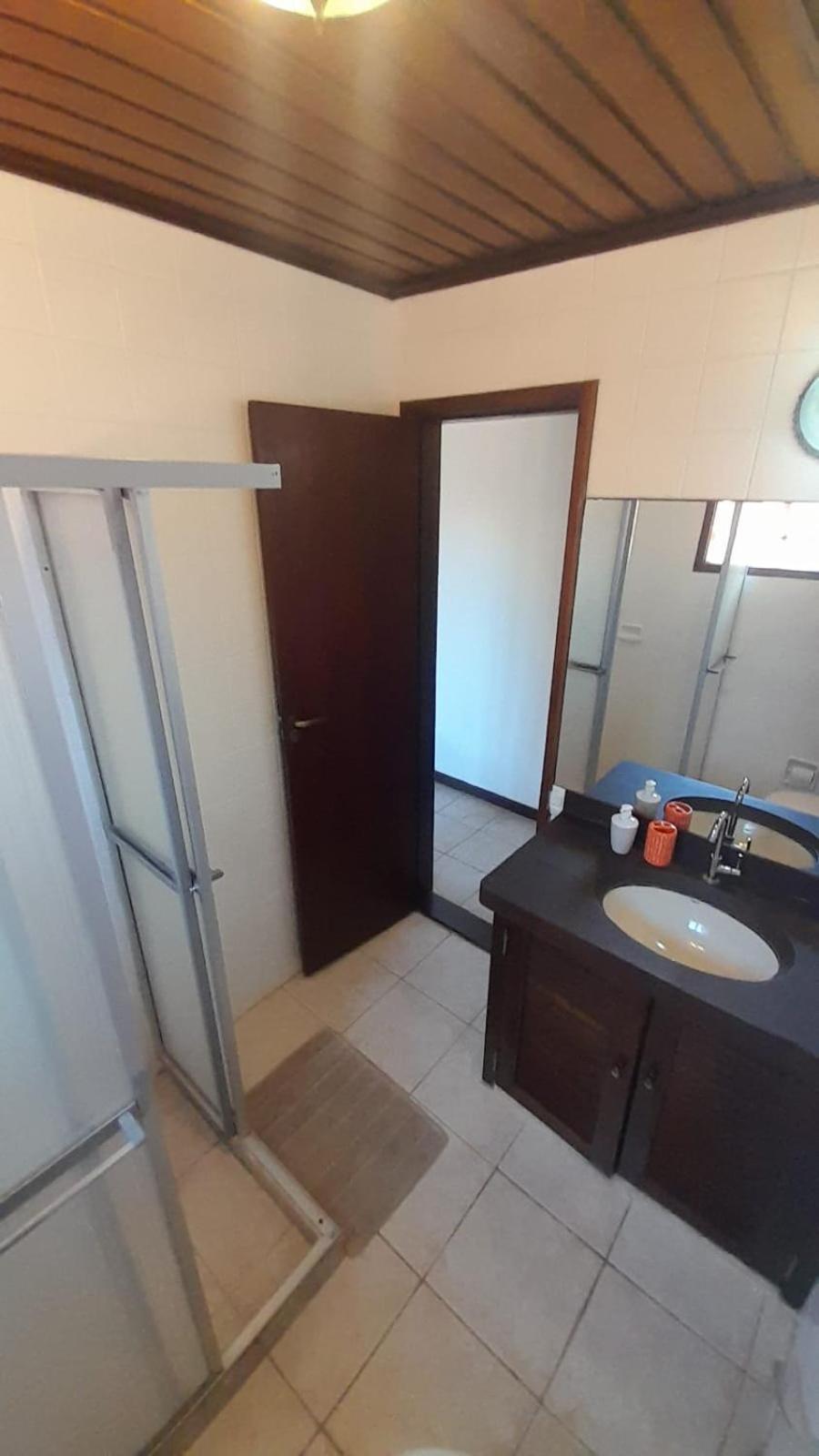 Casa com 4 suítes na praia de Geribá-Búzios