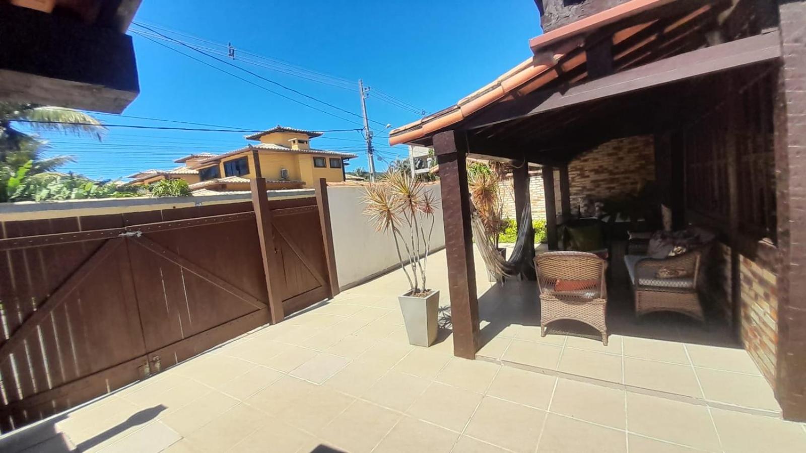 Casa com 4 suítes na praia de Geribá-Búzios