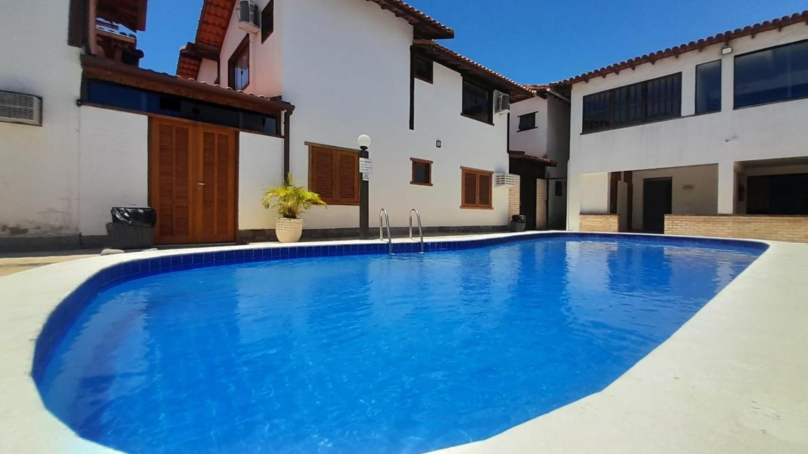 Casa com 4 suítes na praia de Geribá-Búzios