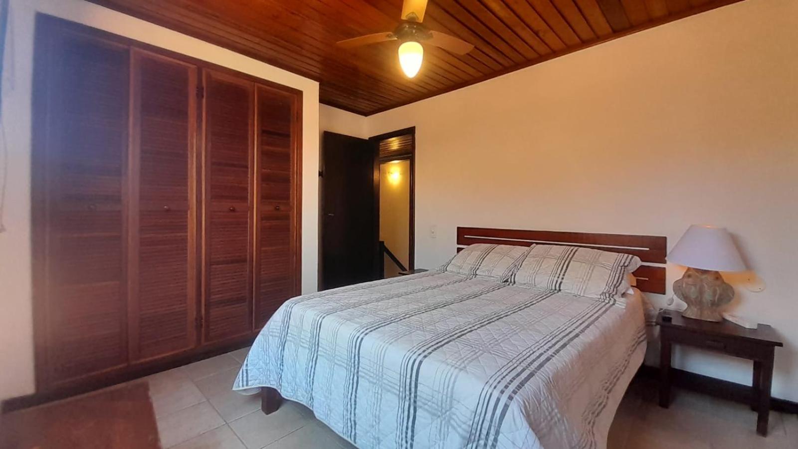 Casa com 4 suítes na praia de Geribá-Búzios