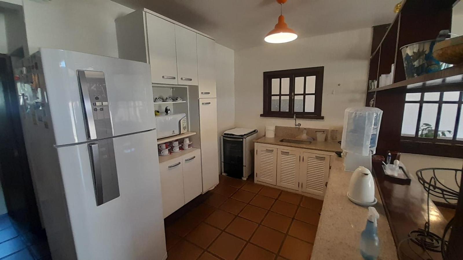 Casa com 4 suítes na praia de Geribá-Búzios