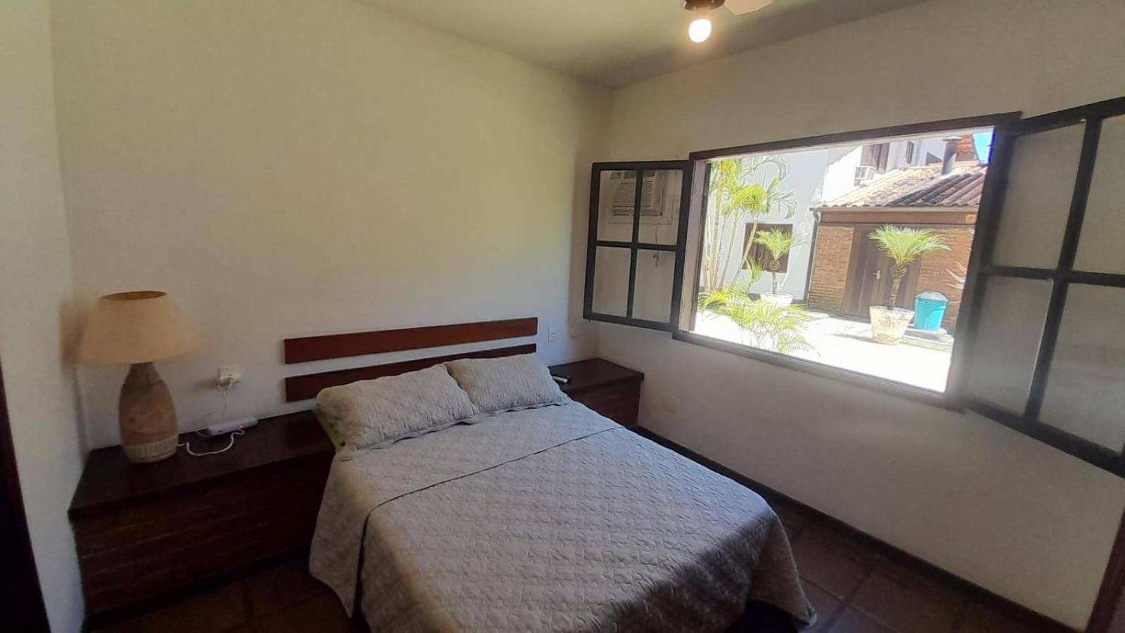 Casa com 4 suítes na praia de Geribá-Búzios
