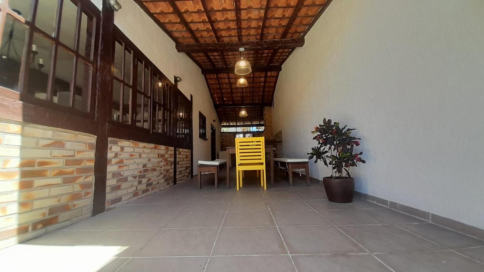 Casa com 4 suítes na praia de Geribá-Búzios