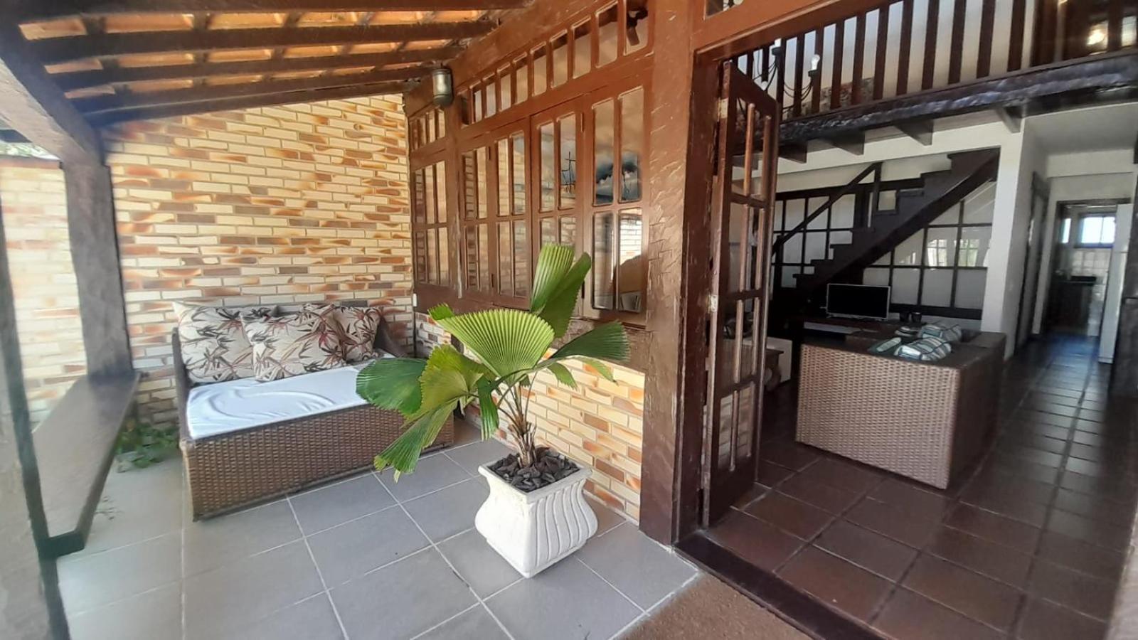Casa com 4 suítes na praia de Geribá-Búzios