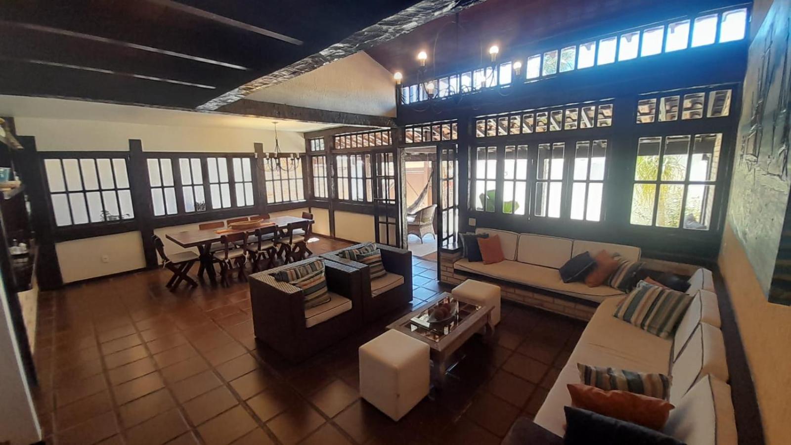 Casa com 4 suítes na praia de Geribá-Búzios