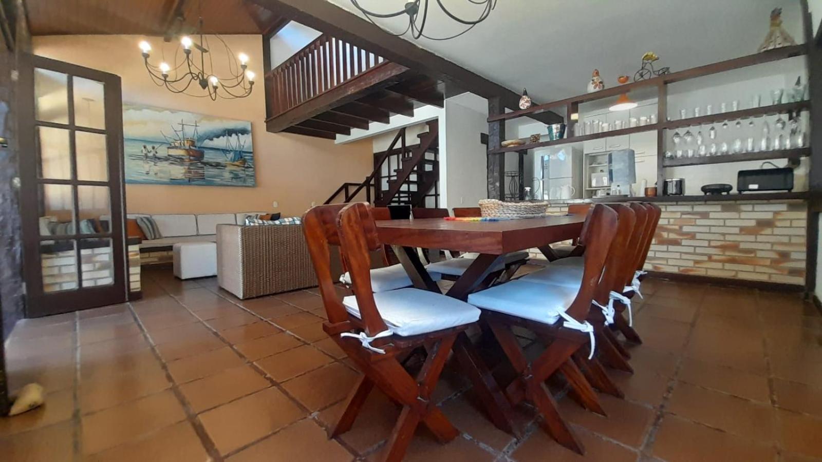 Casa com 4 suítes na praia de Geribá-Búzios