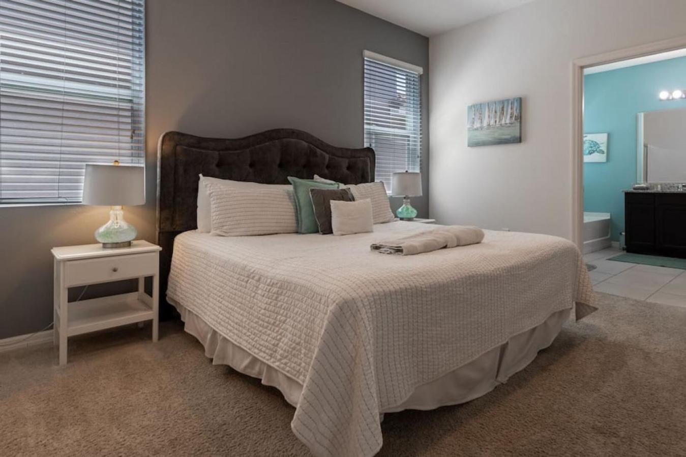 Solterra resort 5 beds pool gameroom near Disney