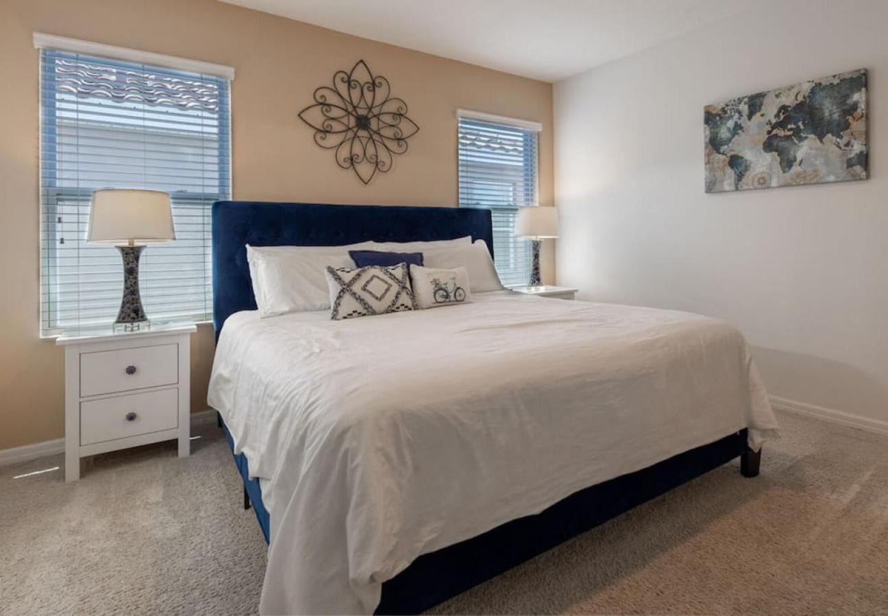 Solterra resort 5 beds pool gameroom near Disney