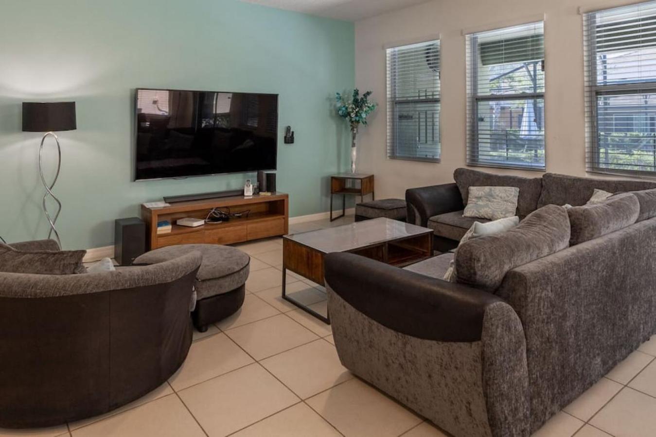 Solterra resort 5 beds pool gameroom near Disney