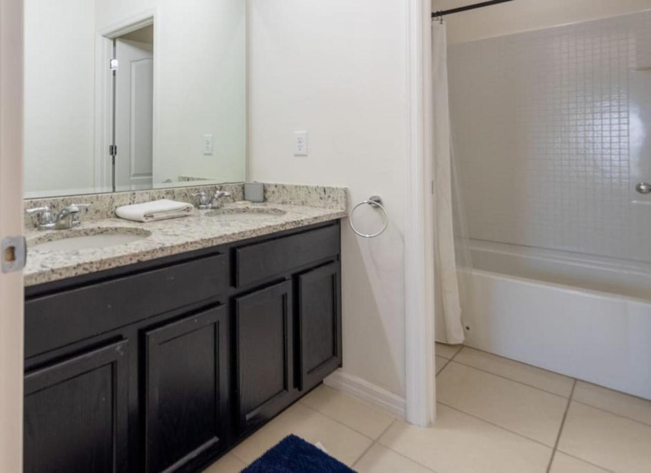 Solterra resort 5 beds pool gameroom near Disney