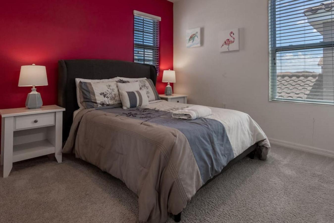 Solterra resort 5 beds pool gameroom near Disney