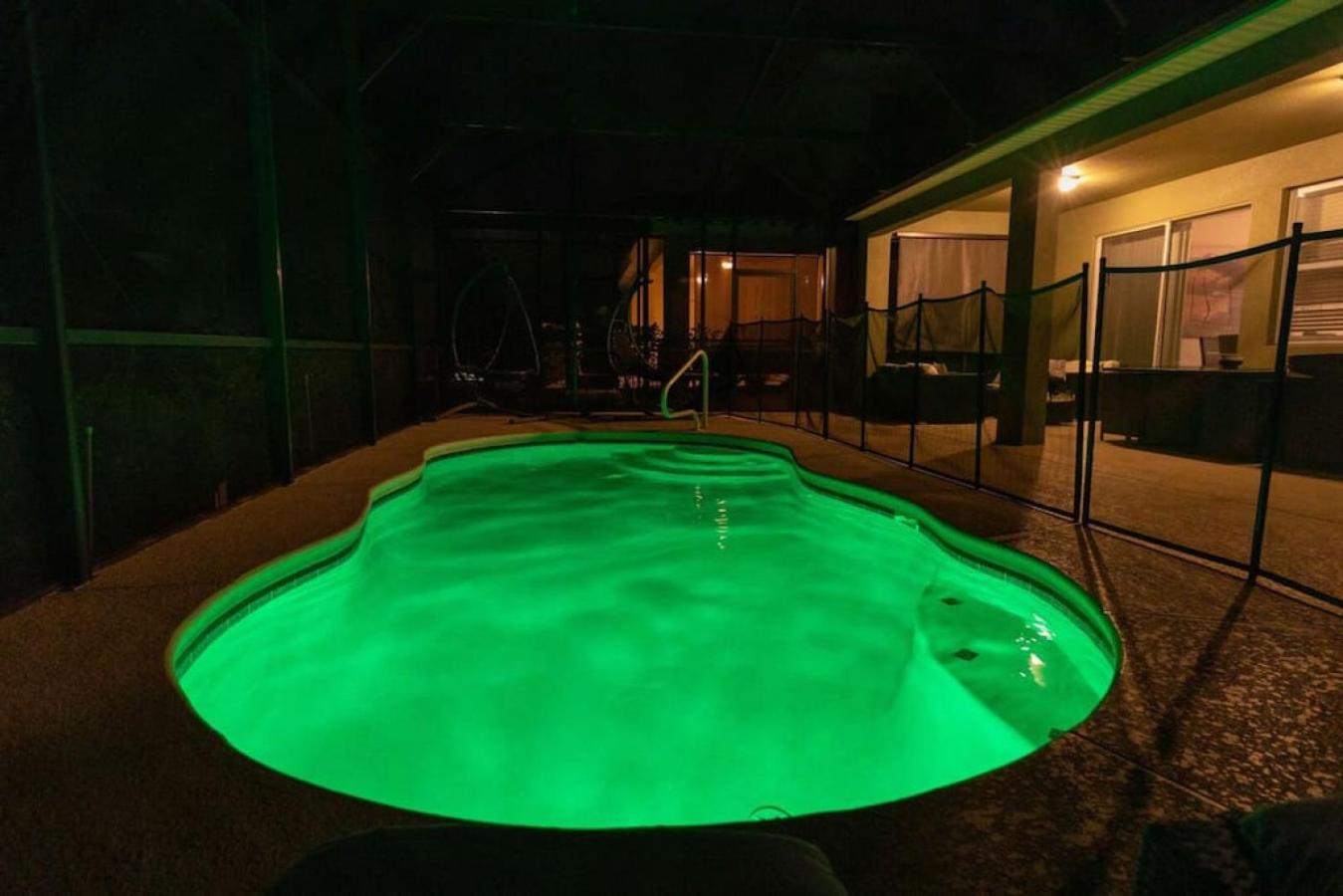 Solterra resort 5 beds pool gameroom near Disney
