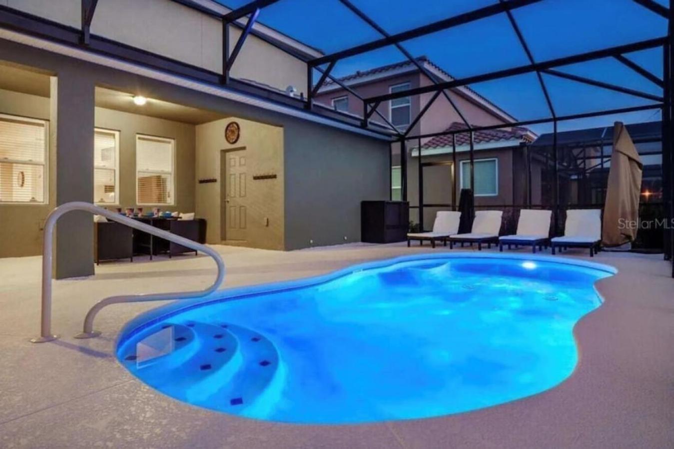 Solterra resort 5 beds pool gameroom near Disney