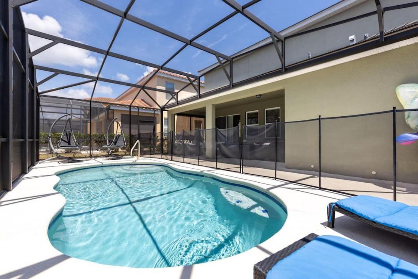 Solterra resort 5 beds pool gameroom near Disney