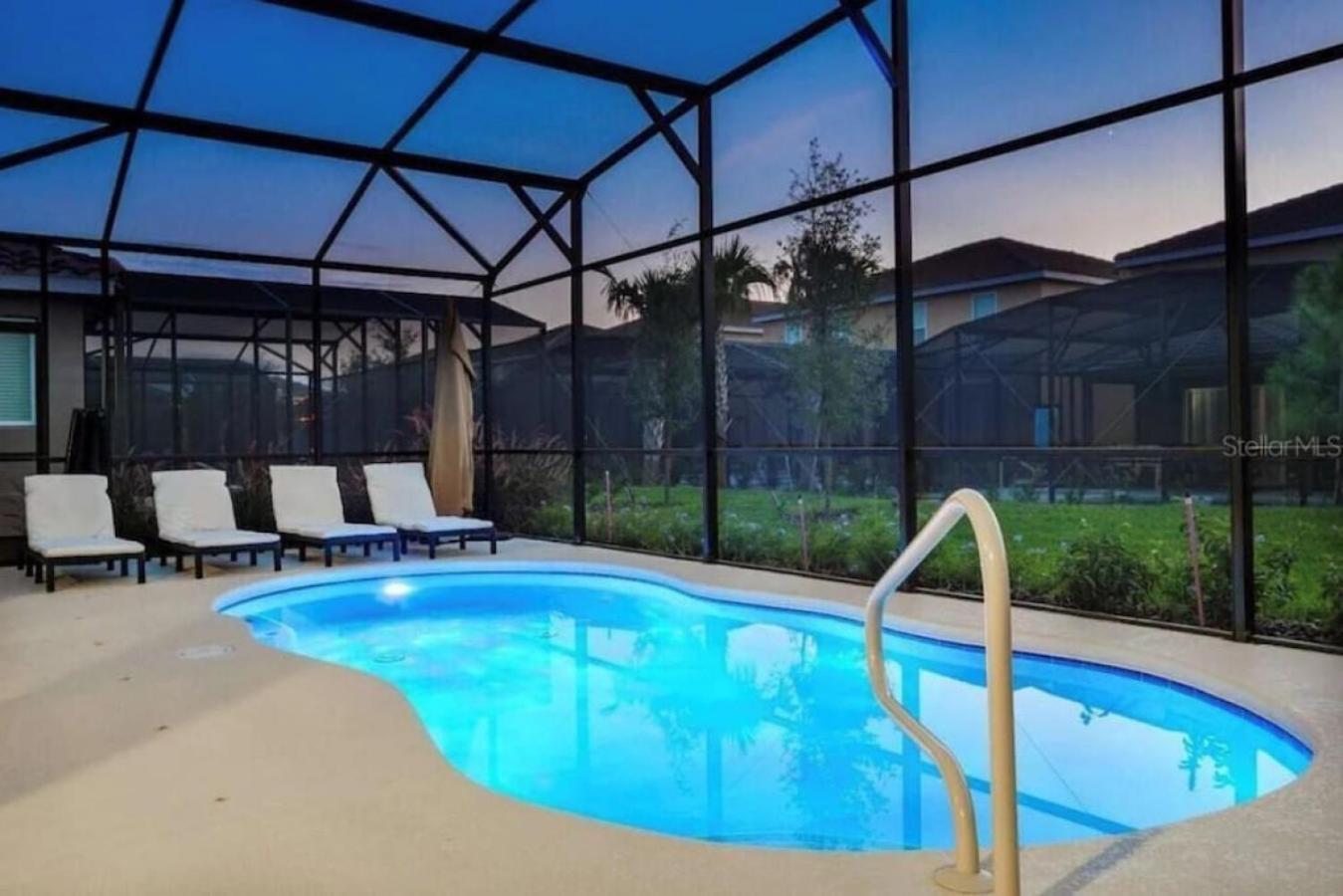 Solterra resort 5 beds pool gameroom near Disney