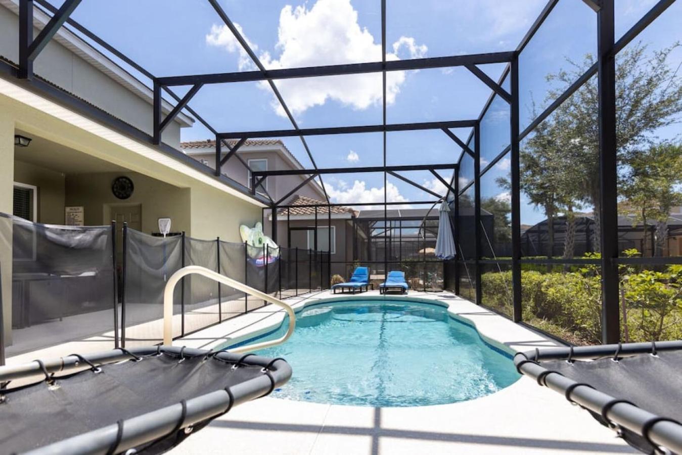Solterra resort 5 beds pool gameroom near Disney