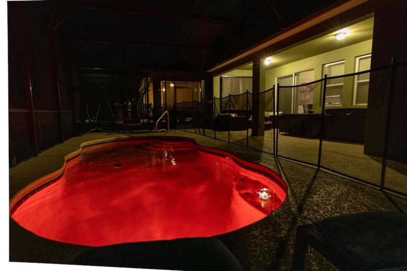 Solterra resort 5 beds pool gameroom near Disney