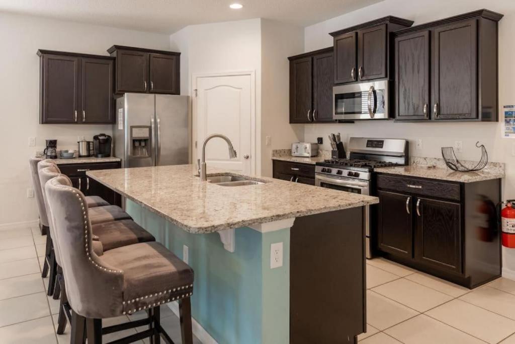 Solterra resort 5 beds pool gameroom near Disney