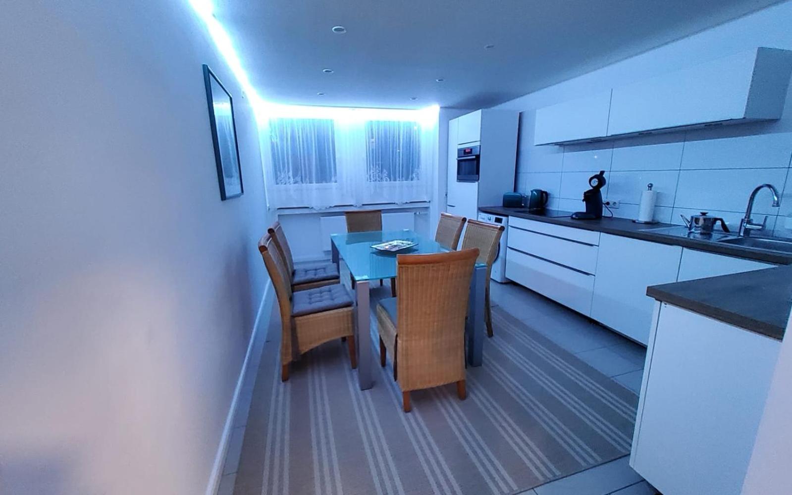 3 Zimmer Wohnung - Keine Party Wohnung ! 6 Personen