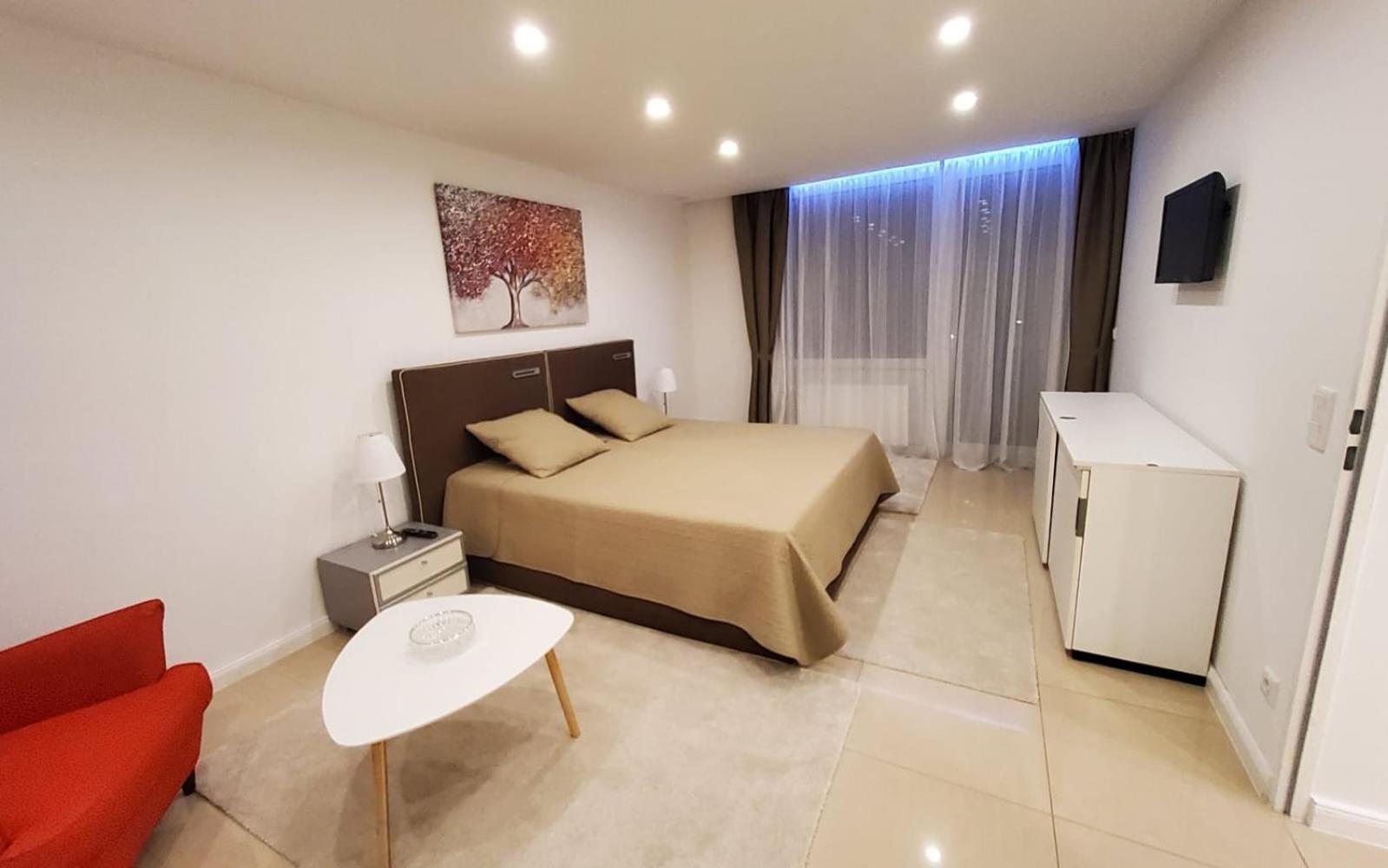 3 Zimmer Wohnung - Keine Party Wohnung ! 6 Personen