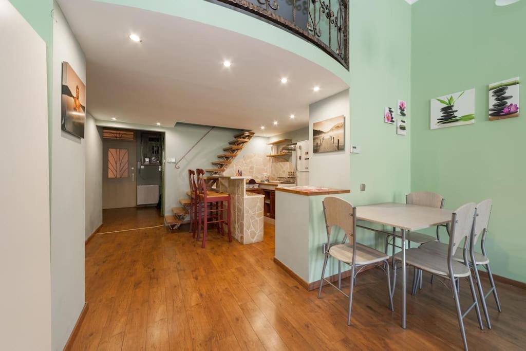 Main Street Apartment / Heart of BP