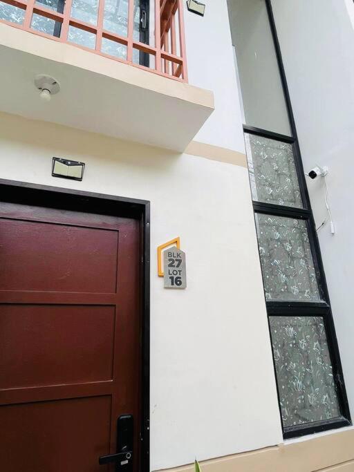 Townhouse with game area and access to swimming pool