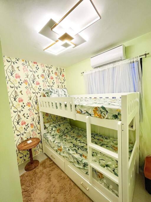Townhouse with game area and access to swimming pool