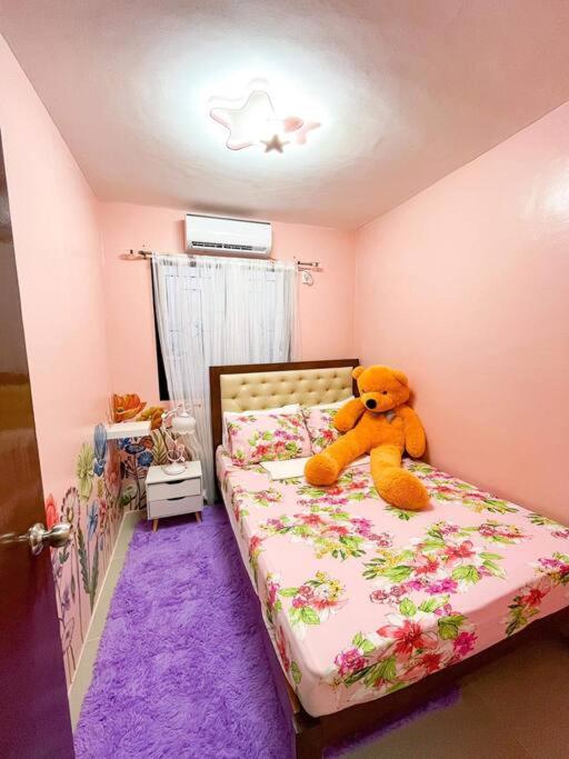 Townhouse with game area and access to swimming pool