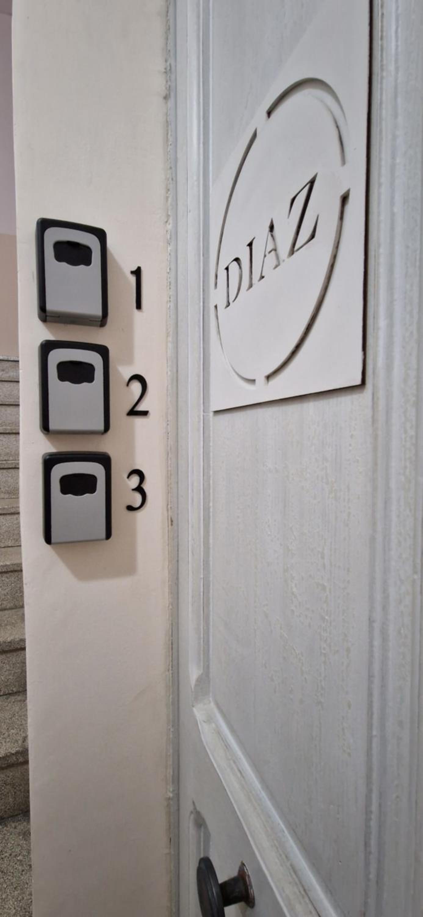 DIAZ Rooms Station