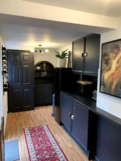 Chic Townhouse near Tunnels Beaches Ilfracombe view 4