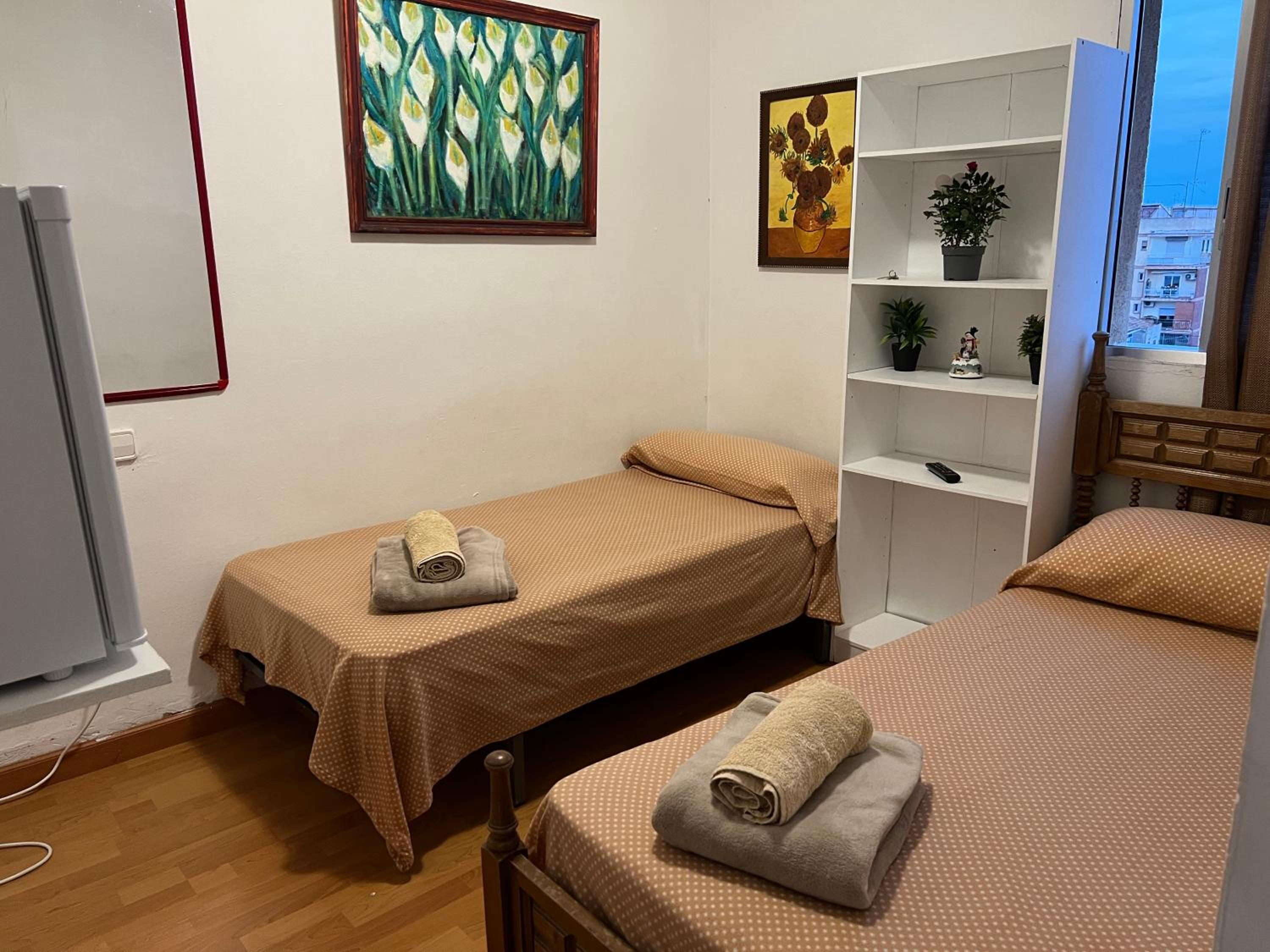 Malvarrosa habitación cómoda y sencilla cerca de la playa