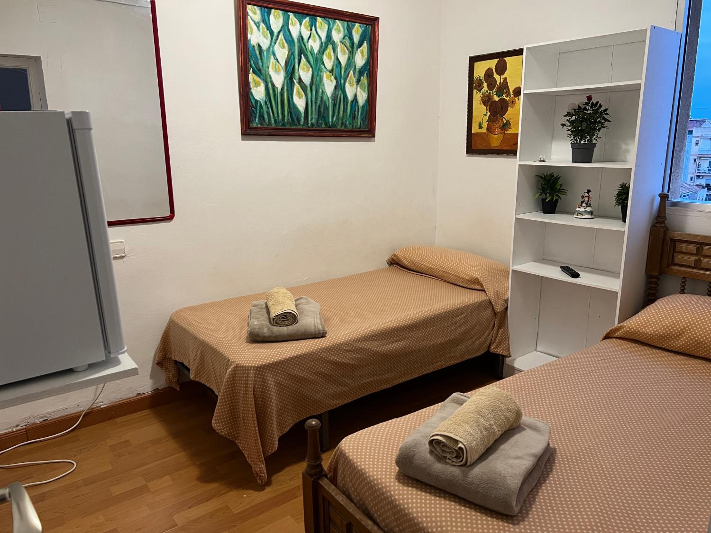 Malvarrosa habitación cómoda y sencilla cerca de la playa
