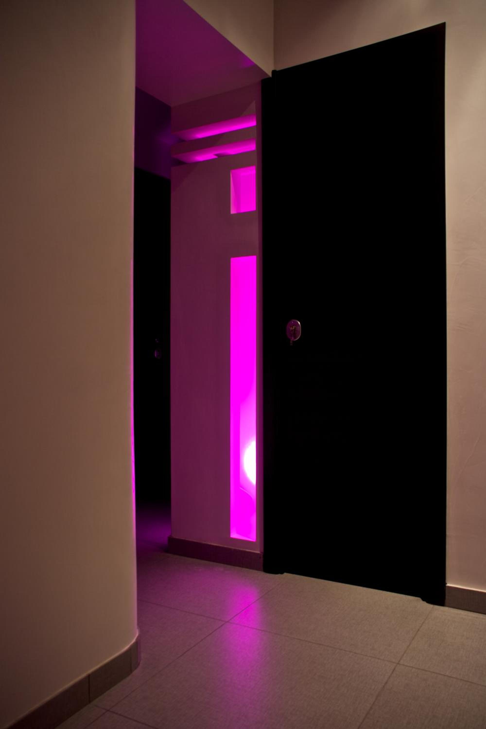 Roma Naif Rooms