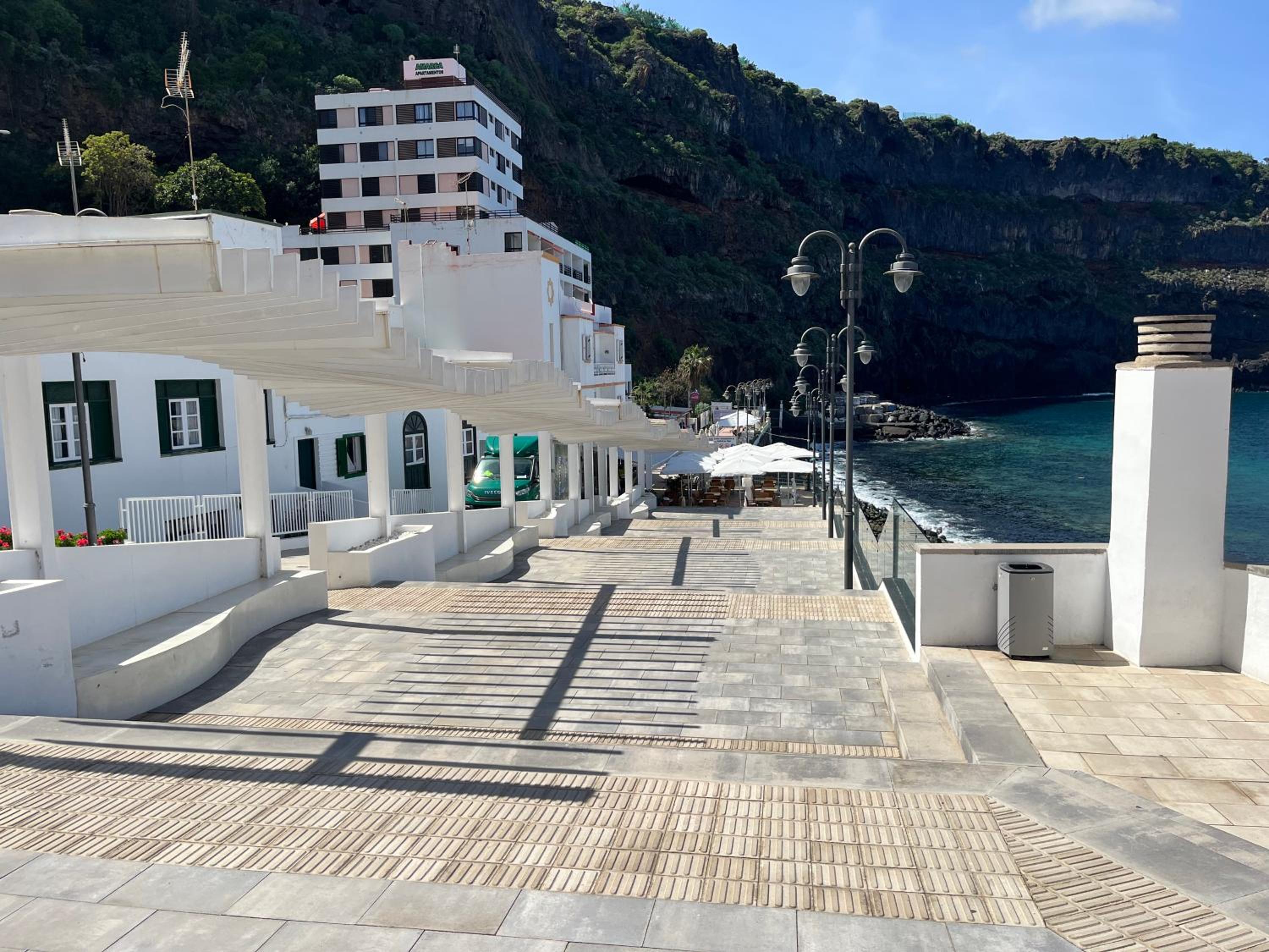 Relax Monís Incredible Ocean Views
