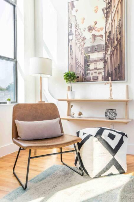 Glamorous Perfectly Located Luxury 2 Bed Townhome