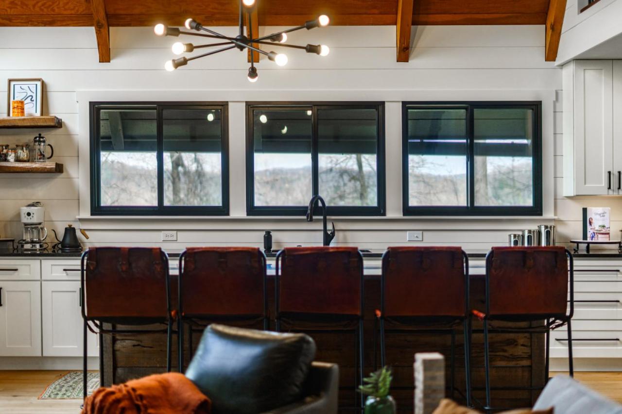 Smokys Landing Disc Golf Game Room Hot Tub