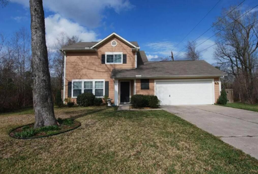 Enjoy Vacation in a Quiet Area with Huge Backyard - Property Image 6