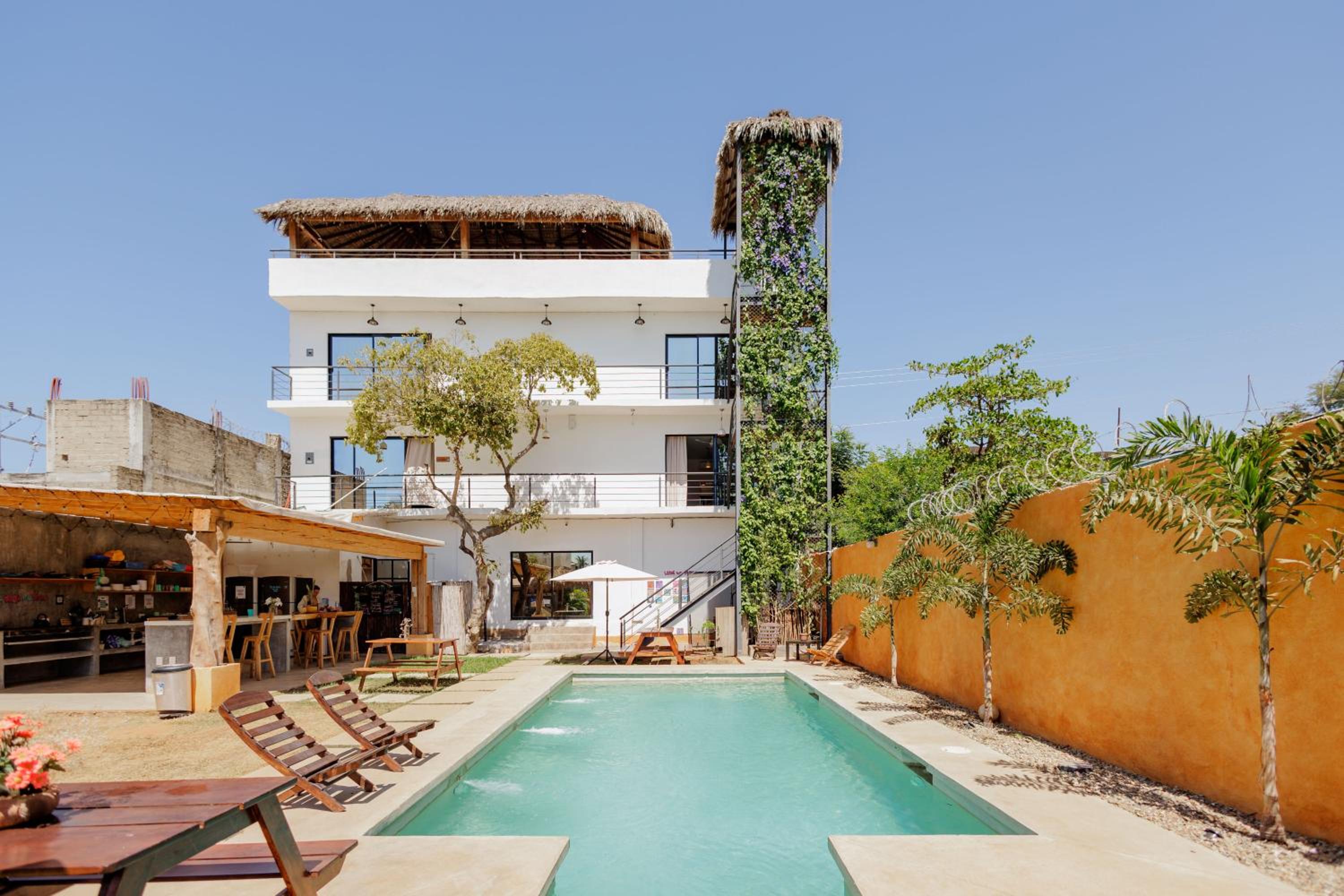 SurfNest Tamarindos view 5