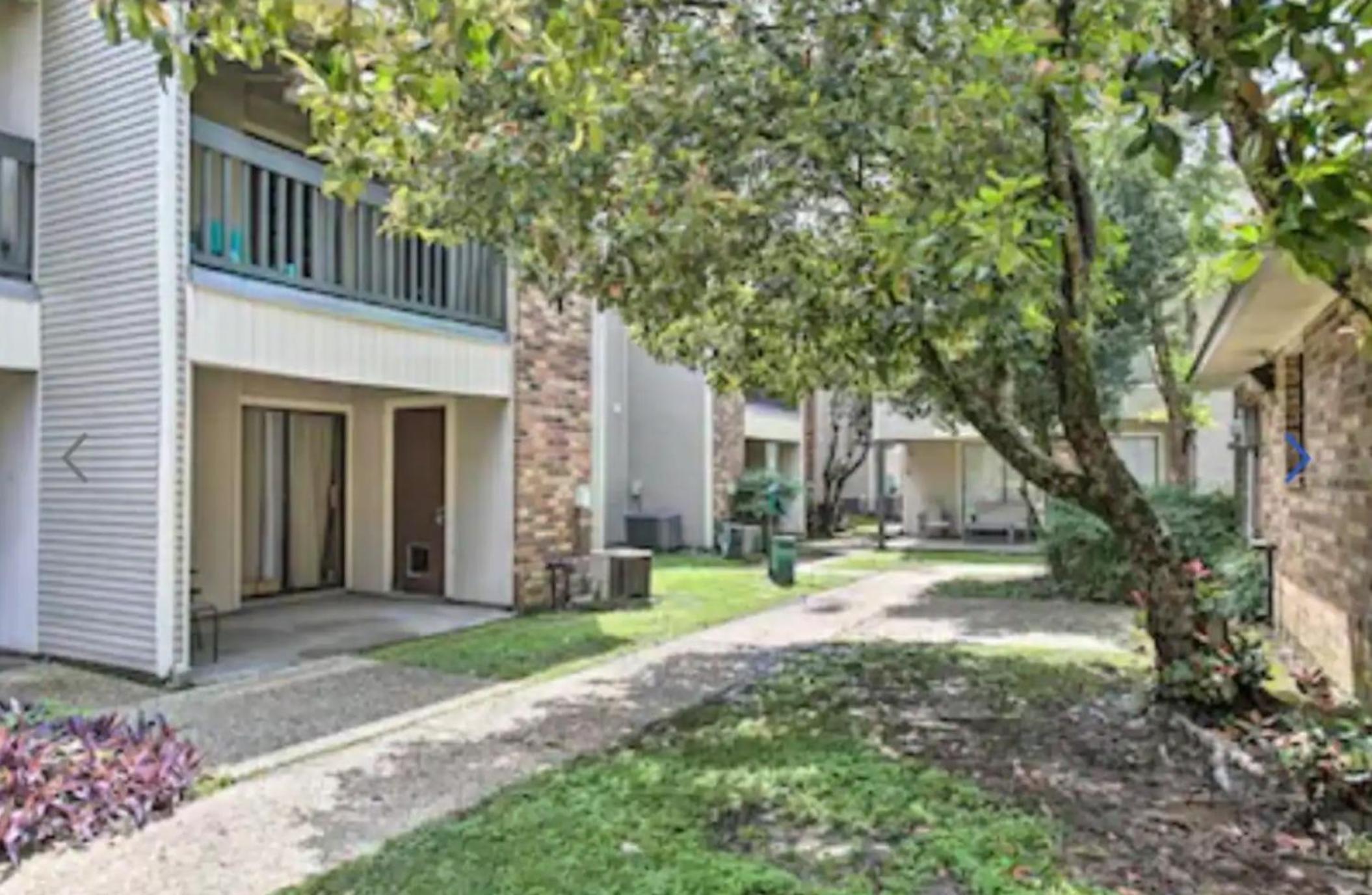 New! LSU Baton Rouge Contemporary 3 Bedroom Suite Condo view 3