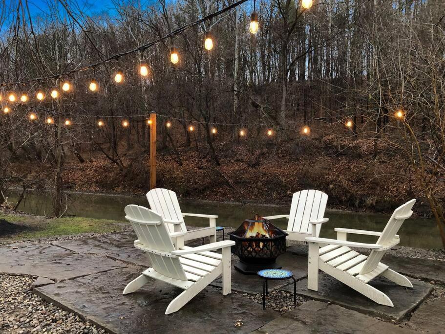 Disconnect From Reality/ River House/Hot Tub/Pet Friendly
