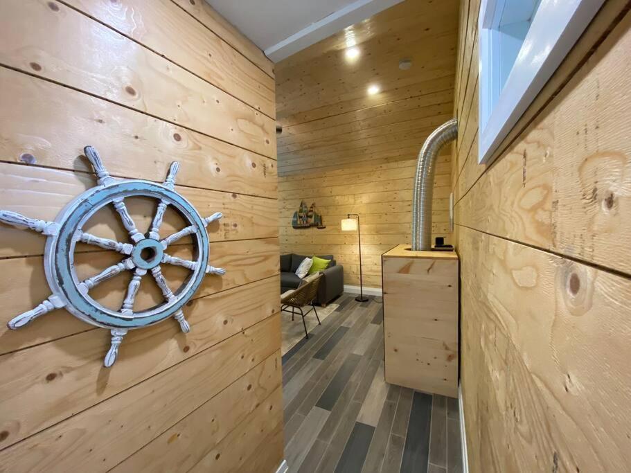 Disconnect From Reality/ River House/Hot Tub/Pet Friendly