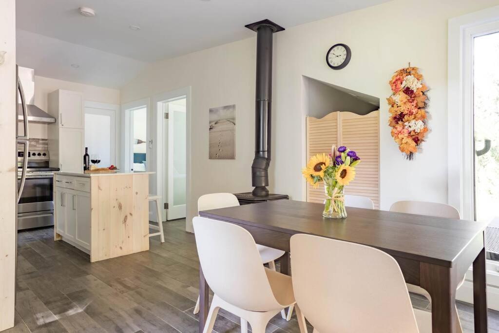 Disconnect From Reality/ River House/Hot Tub/Pet Friendly