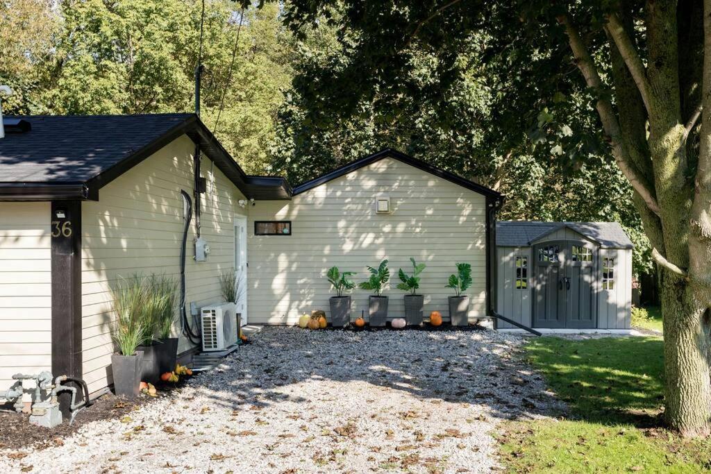 Disconnect From Reality/ River House/Hot Tub/Pet Friendly