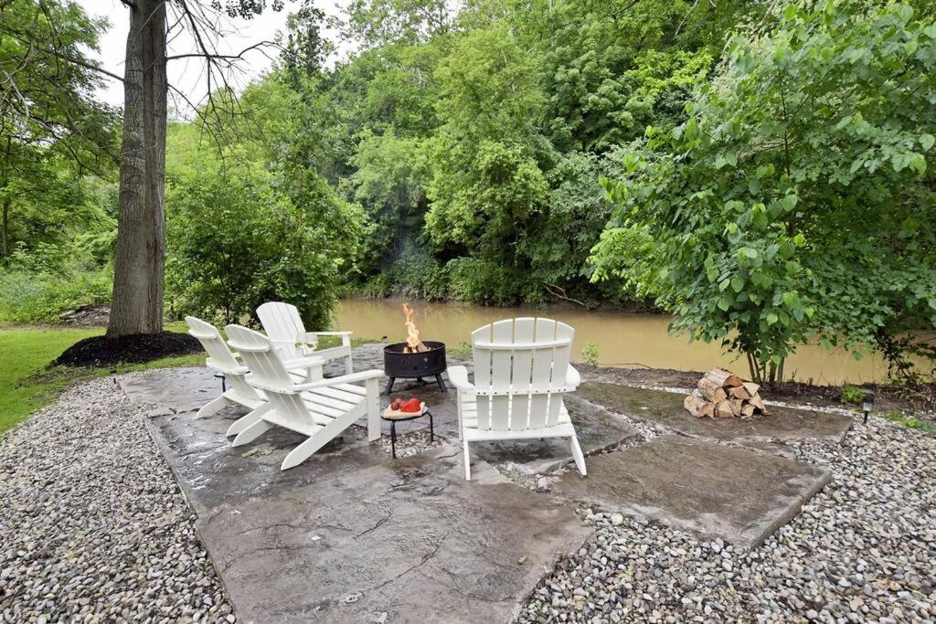 Disconnect From Reality/ River House/Hot Tub/Pet Friendly