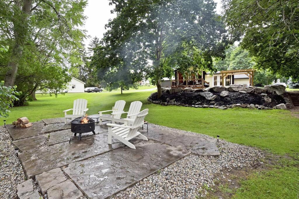 Disconnect From Reality/ River House/Hot Tub/Pet Friendly