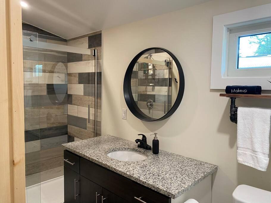 Disconnect From Reality/ River House/Hot Tub/Pet Friendly