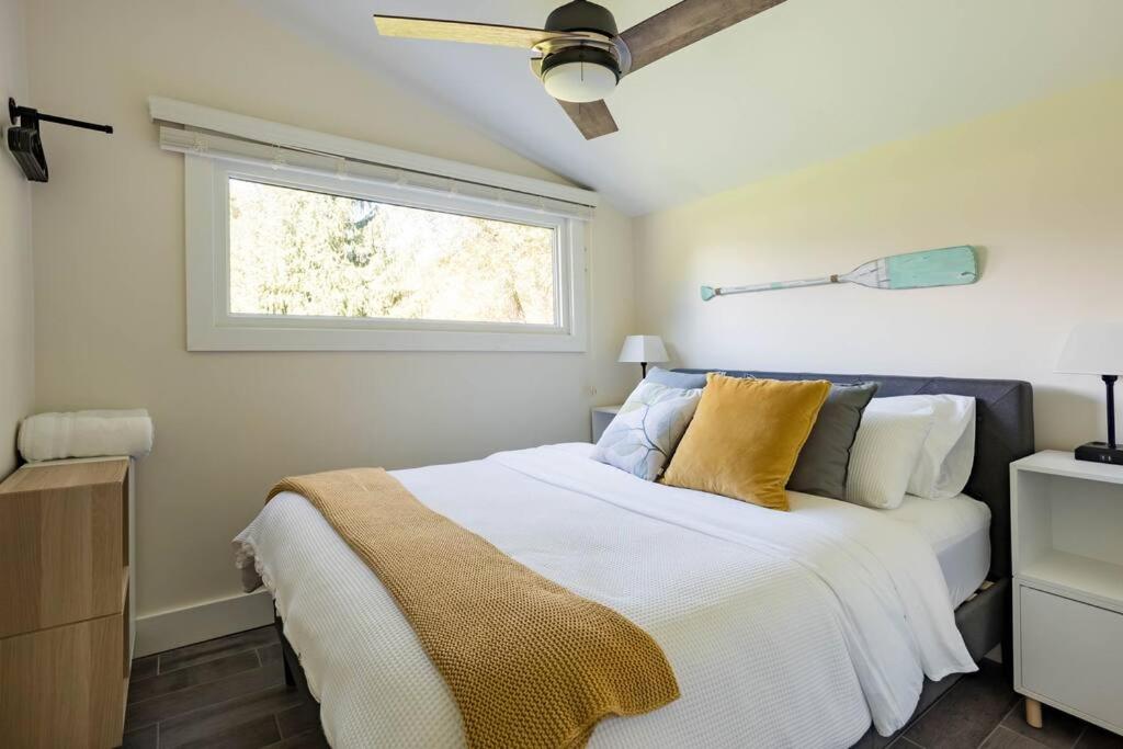 Disconnect From Reality/ River House/Hot Tub/Pet Friendly
