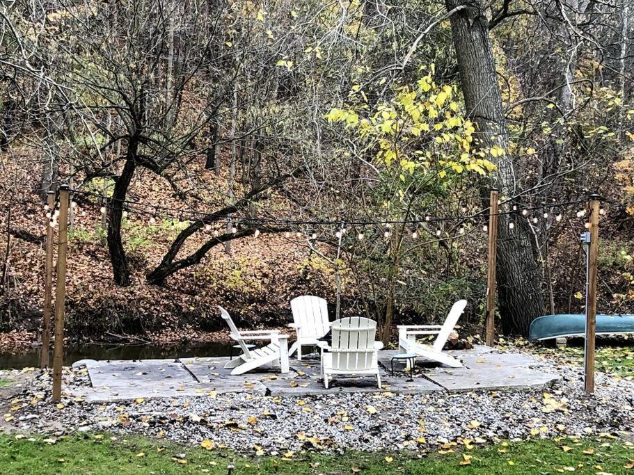 Disconnect From Reality/ River House/Hot Tub/Pet Friendly