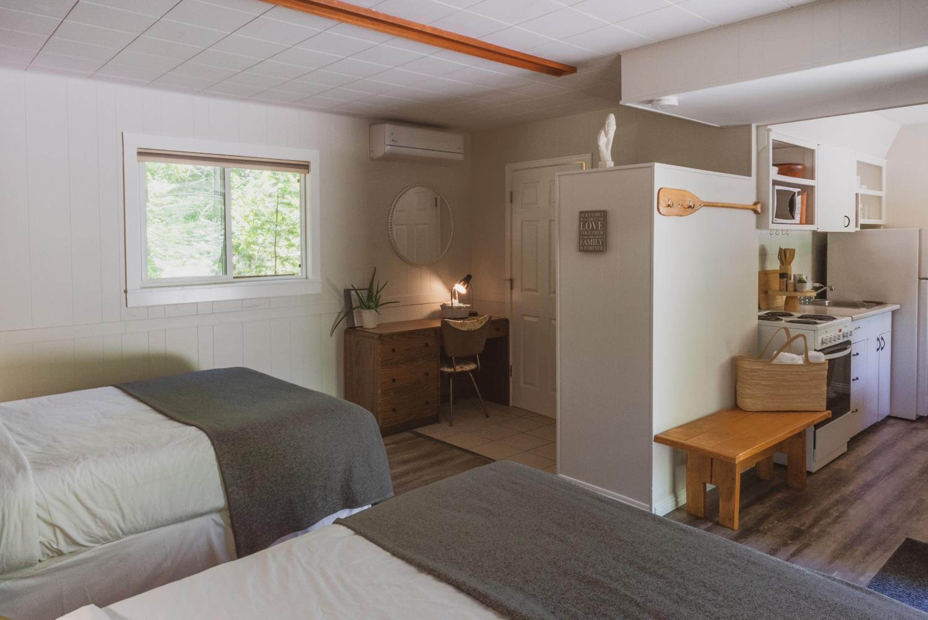 Barefoot Villas and Retreat
