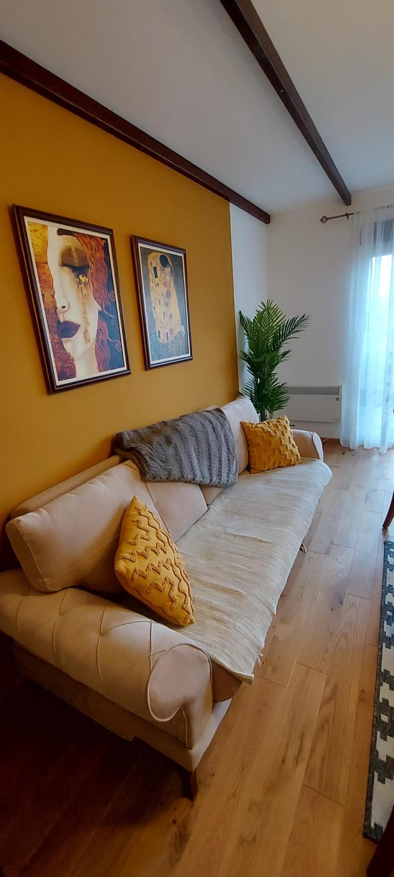Yellow apartman